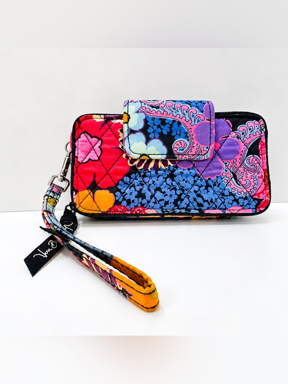Vera Bradley Floral Paisley Zip Around Wristlet Wallet ID Window
